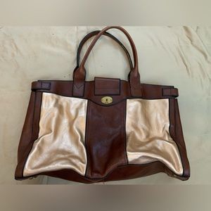 Fossil tote